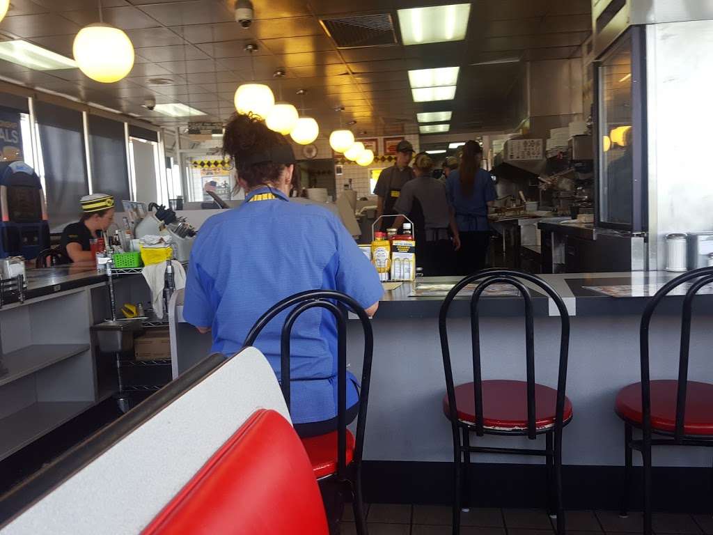 Waffle House | 4223 Commonwealth Ct, St Joseph, MO 64503, USA | Phone: (816) 279-1791