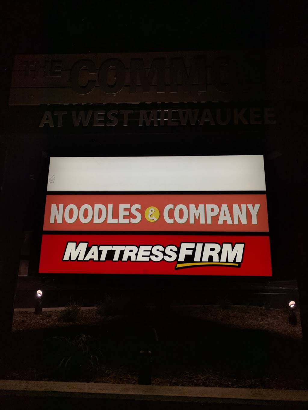 Mattress Firm West Milwaukee | 1310 Miller Pkwy Ste 200, Milwaukee, WI 53214, USA | Phone: (414) 885-1533