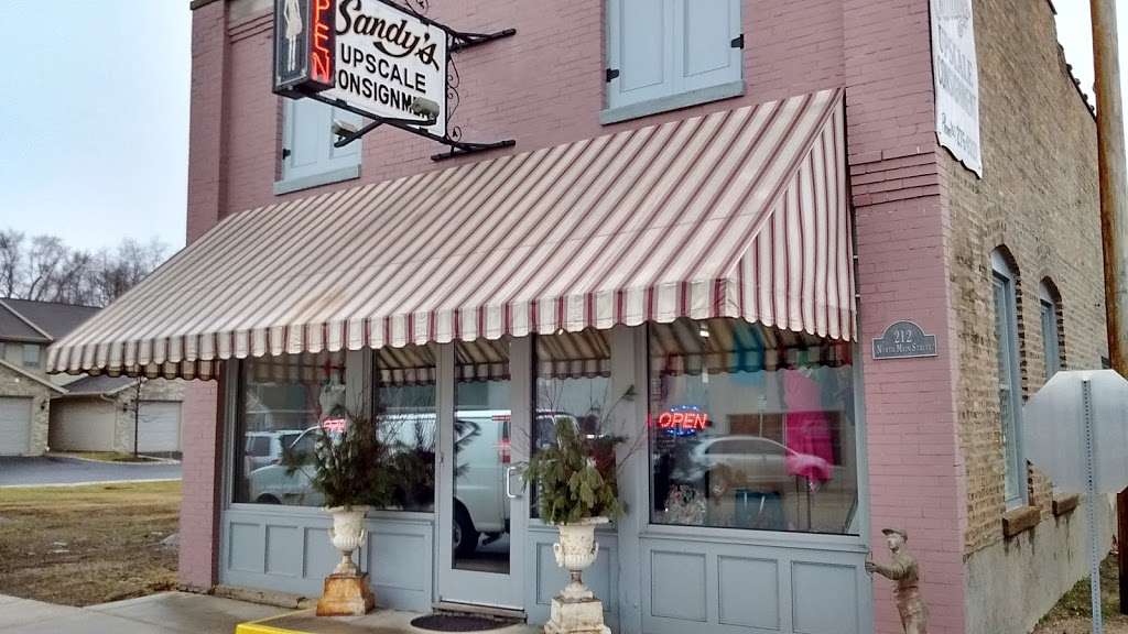 Sandys Upscale Consignment | 212 N Main St, Walworth, WI 53184, USA | Phone: (262) 275-8221