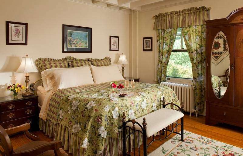 Kings Cottage Bed & Breakfast | 1049 E King St, Lancaster, PA 17602, USA | Phone: (717) 397-1017