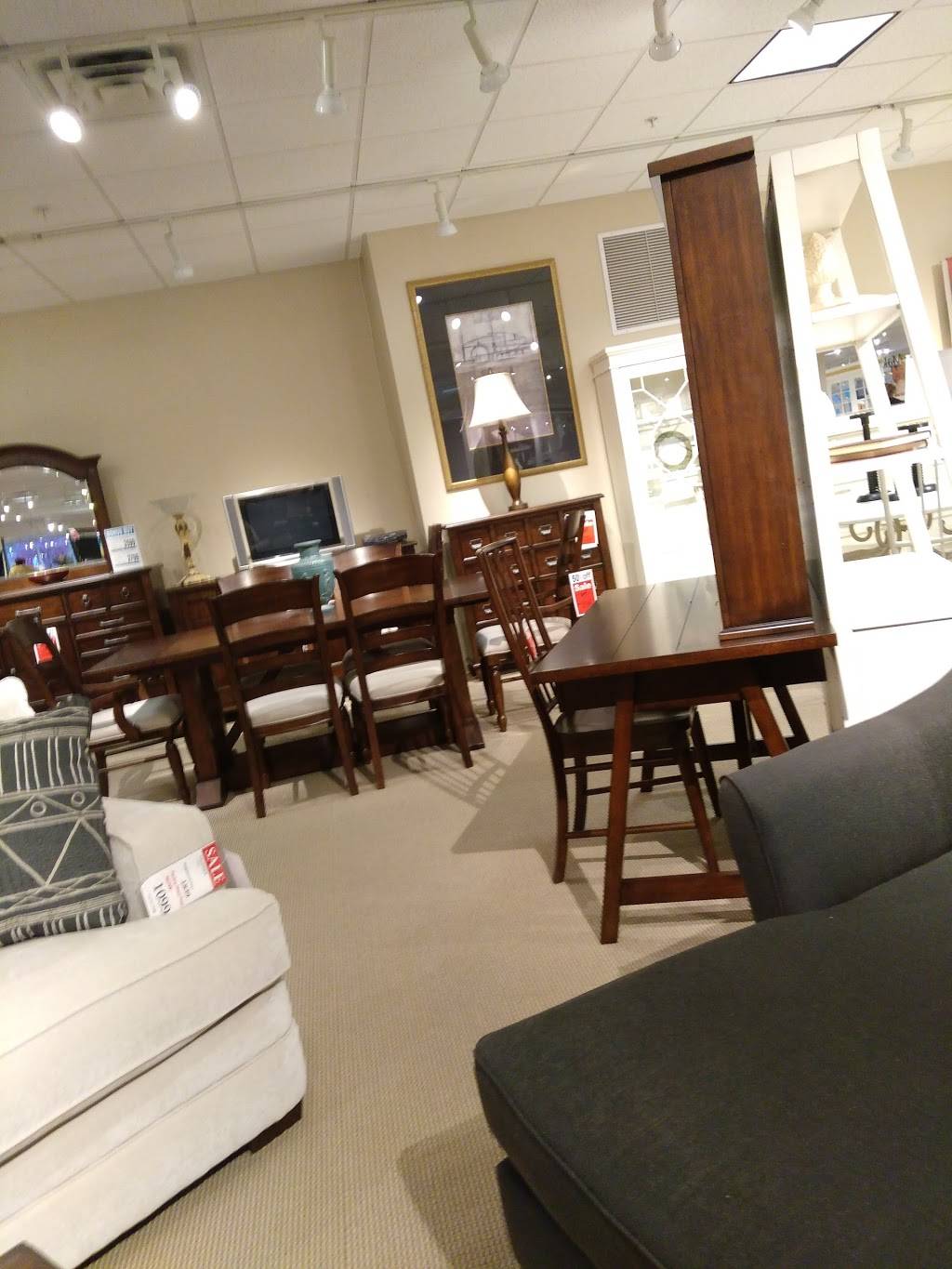 Klaussner Home Furnishings | 8401 Glenwood Ave, Raleigh, NC 27612 | Phone: (919) 571-7137