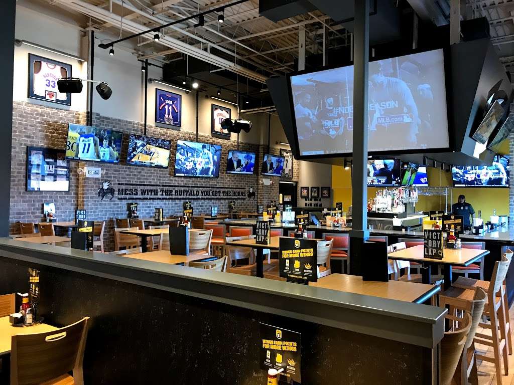 Buffalo Wild Wings | 134-15 20th Ave, College Point, NY 11356, USA | Phone: (718) 353-9453