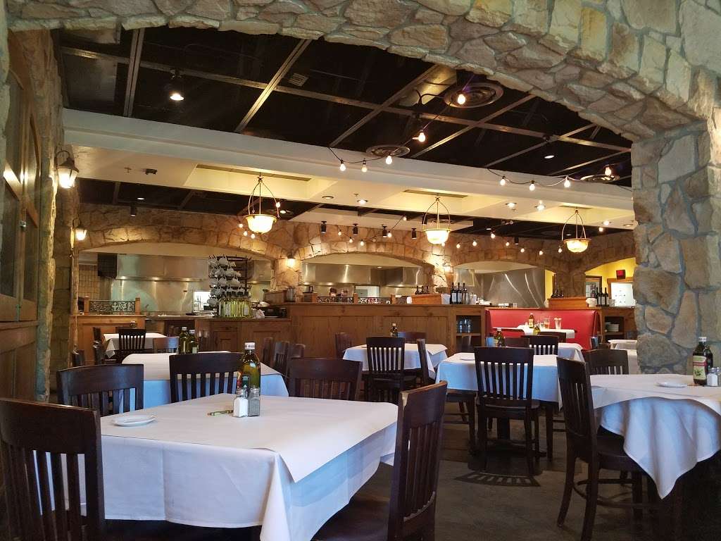 Romanos Macaroni Grill | 8000 El Cerrito Plaza, El Cerrito, CA 94530, USA | Phone: (510) 524-9336