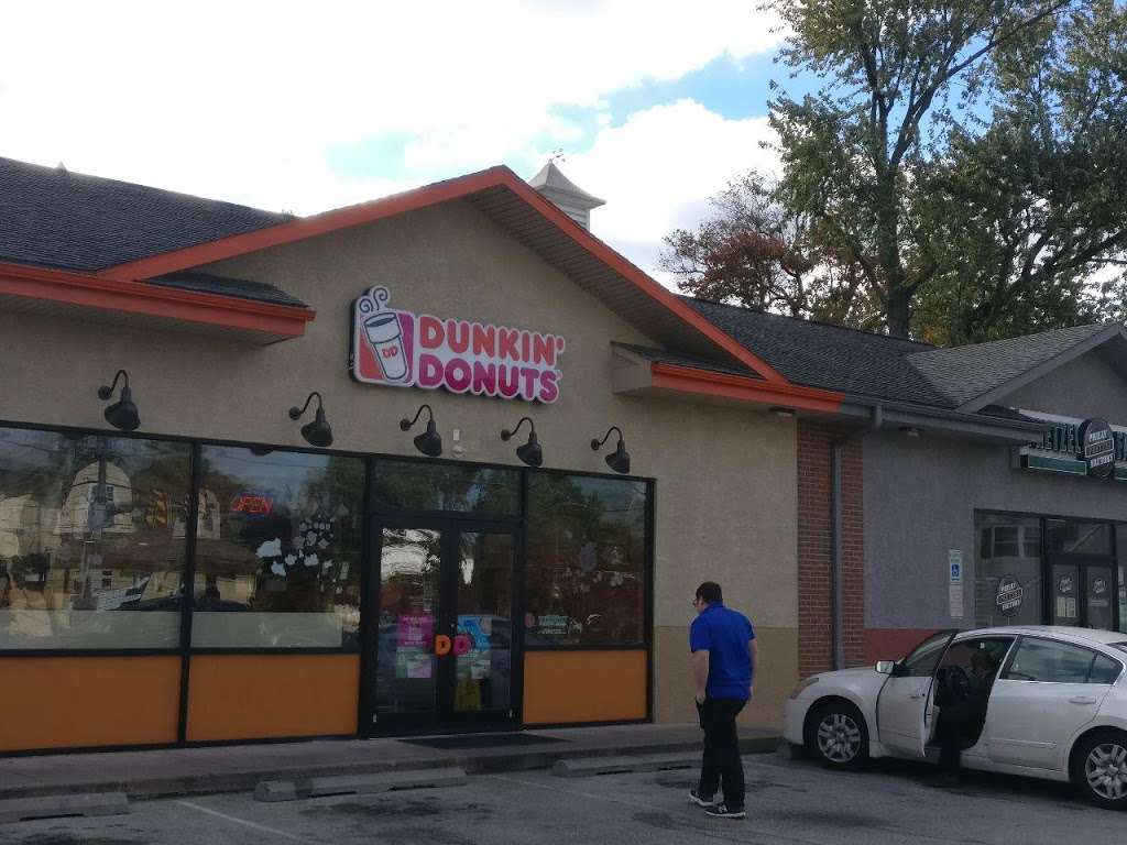 Dunkin Donuts | 2500 West Chester Pike, Broomall, PA 19008, USA | Phone: (484) 424-9450