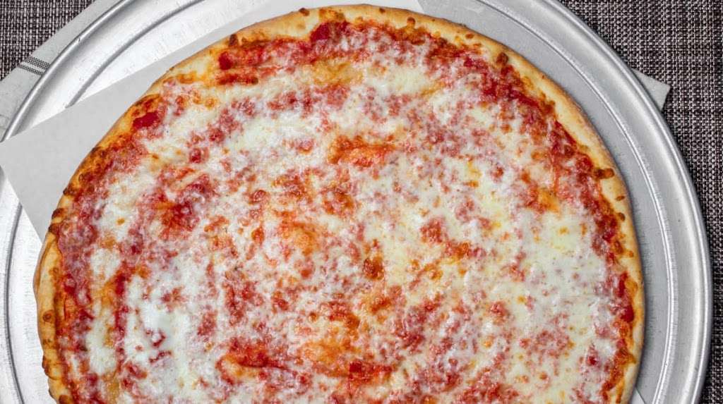 Mikeys Famous Pizzeria | 1000 S Elmora Ave, Elizabeth, NJ 07202, USA | Phone: (908) 352-4040