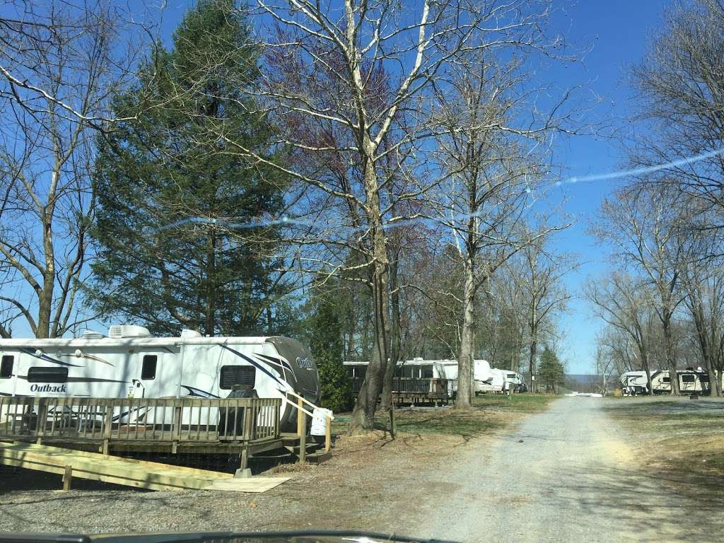 Robin Hill RV Resort & Campground | 149 Robin Hill Rd, Lenhartsville, PA 19534 | Phone: (610) 756-6117