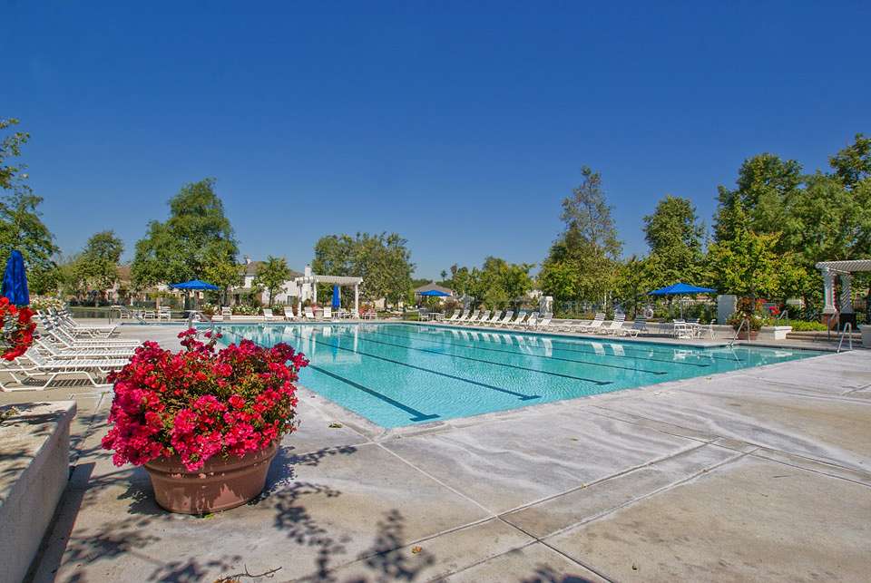 Lakeside Private Gated Community | 1 Lakeside Dr, Buena Park, CA 90621 | Phone: (888) 827-1110