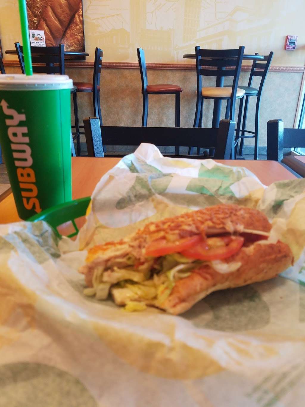 Subway Restaurants | 2335 E Willow Rd H, Glenview, IL 60025 | Phone: (847) 657-9940