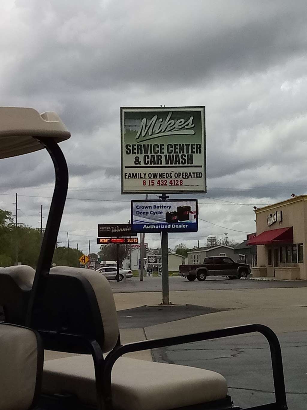 Mikes Service Center | 1008 E Walnut St, Watseka, IL 60970, USA | Phone: (815) 432-4128