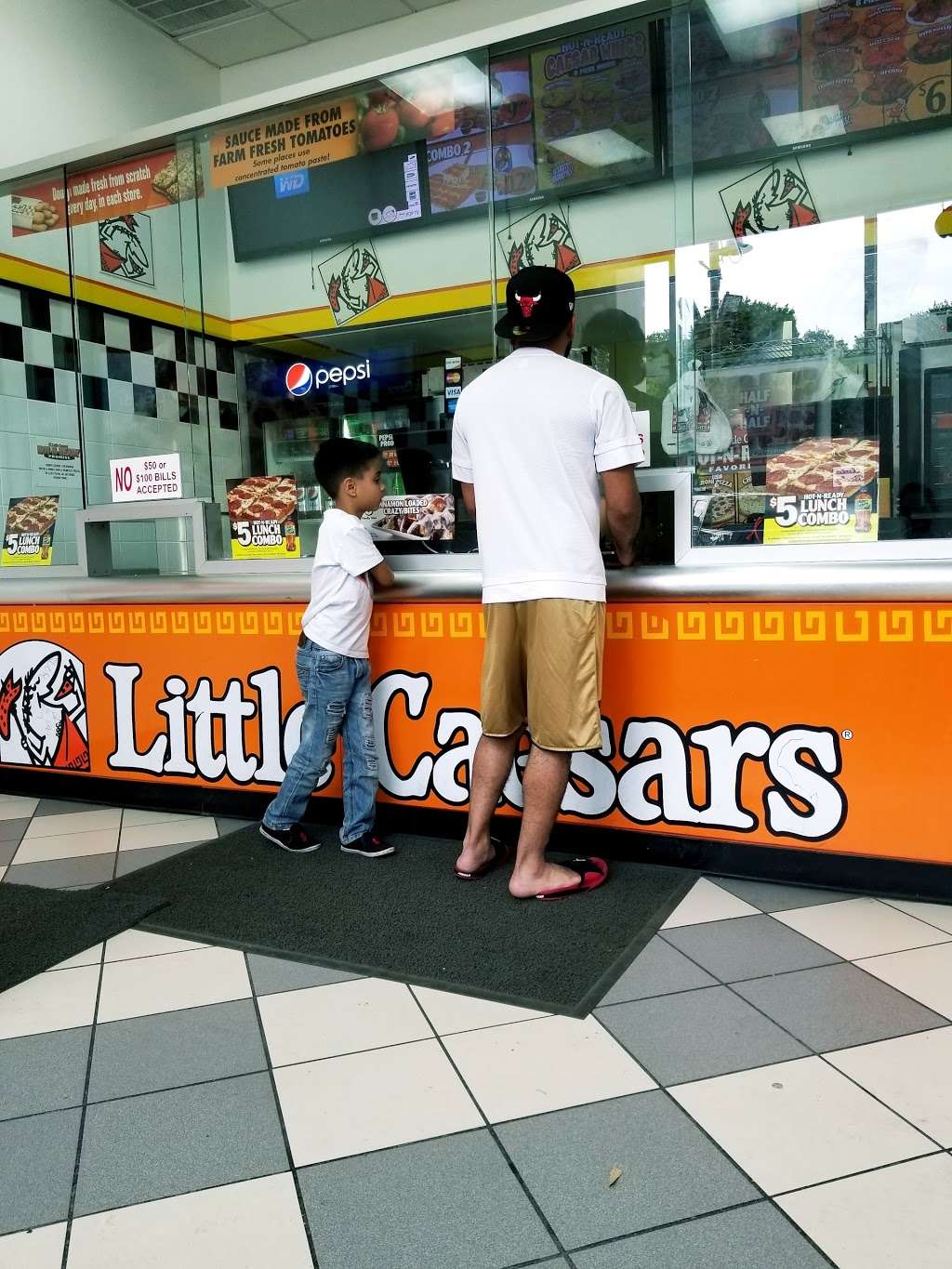 Little Caesars Pizza | 160 W Broadway, Paterson, NJ 07522 | Phone: (973) 790-5100