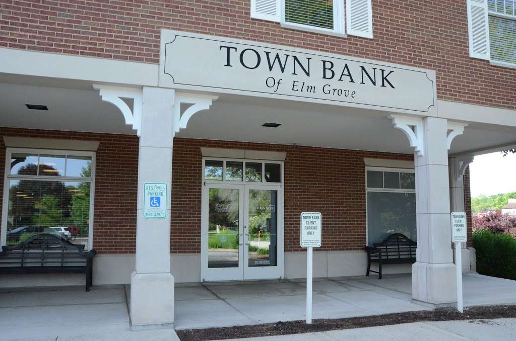 Town Bank | 13150 Watertown Plank Rd, Elm Grove, WI 53122, USA | Phone: (262) 789-8696