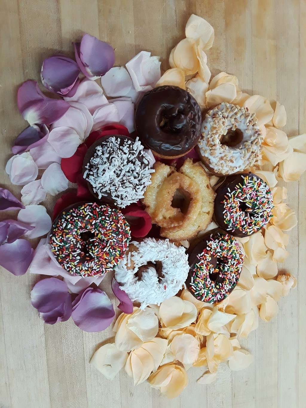 Dannys Donuts | 6028, 102 Eucalyptus Ave, Vista, CA 92084, USA | Phone: (760) 724-4637