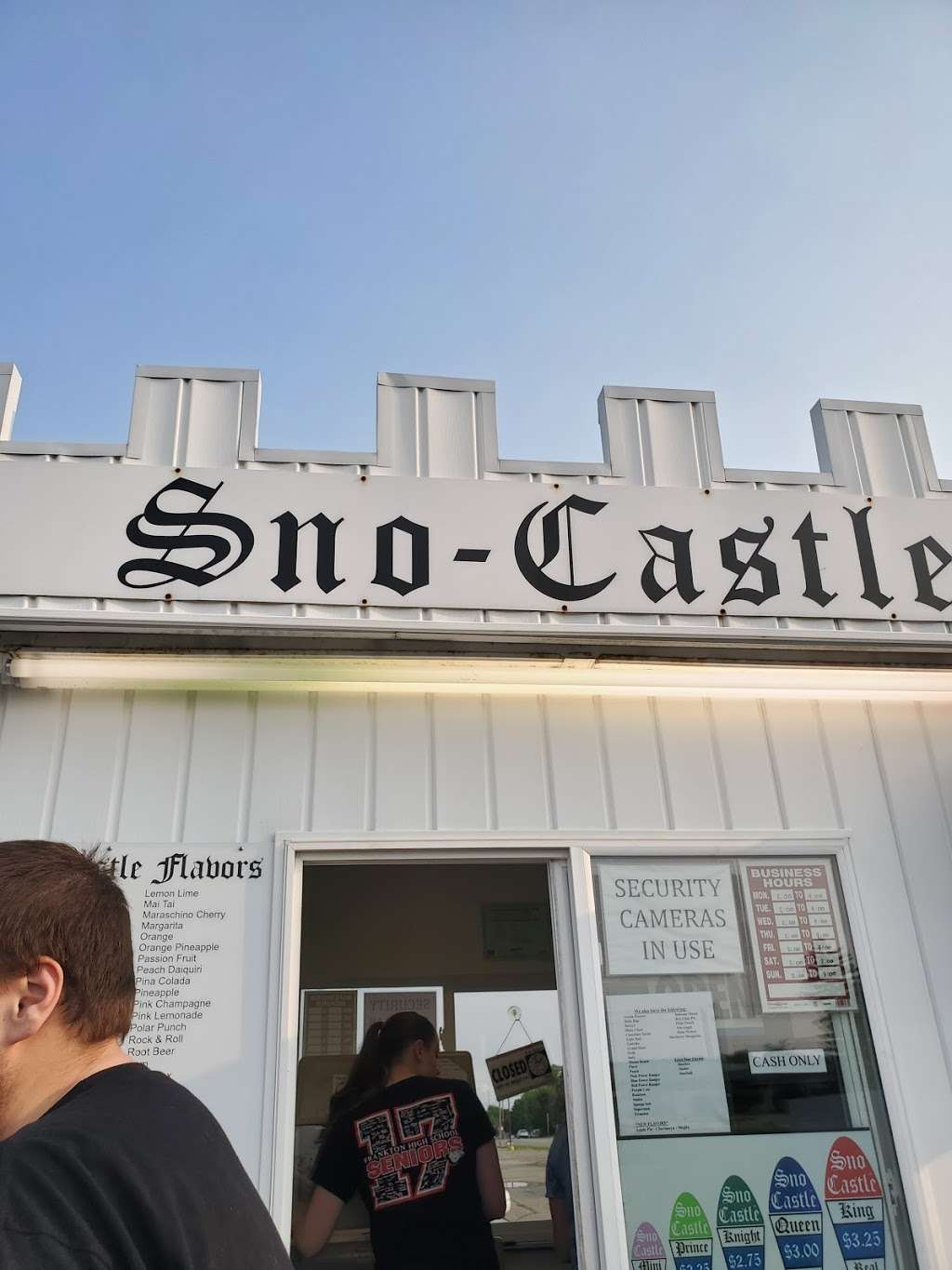 Sno Castle | 1 E Willow St, Anderson, IN 46012, USA