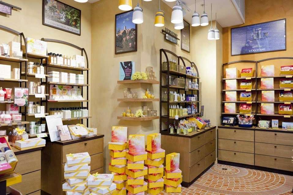 LOCCITANE EN PROVENCE | St Pancras Station, 37c Euston Rd, Kings Cross, London N1C 4QP, UK | Phone: 020 7278 4319