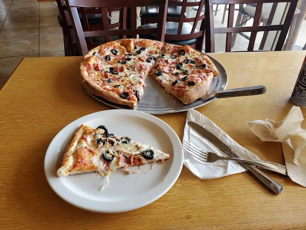 Red Tomato Pizzeria | 1327 Chain Bridge Rd, McLean, VA 22101, USA | Phone: (703) 748-6969