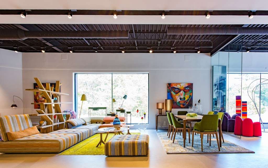 Roche Bobois | 395 Worcester St, Natick, MA 01760, USA | Phone: (508) 650-5844