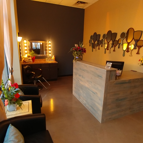 Deluxe Hair Salon Spa & Suites | 1212 W 136th St, Kansas City, MO 64145, USA | Phone: (913) 345-2535