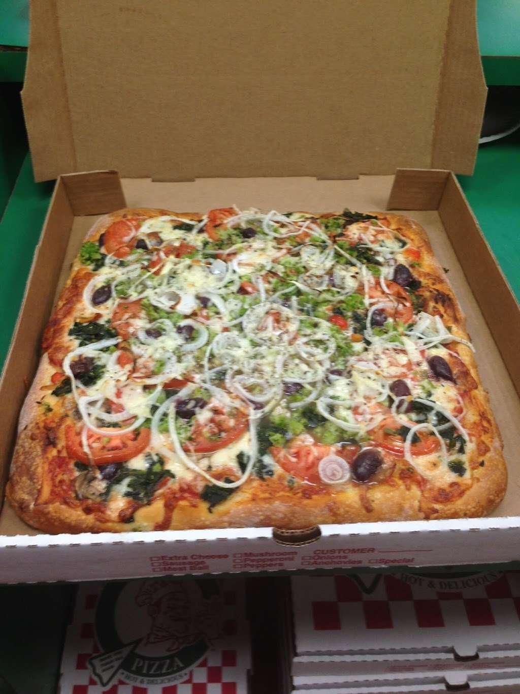 Alfredos Pizza | 4 Kedron Ave, Morton, PA 19070, USA | Phone: (610) 543-1800