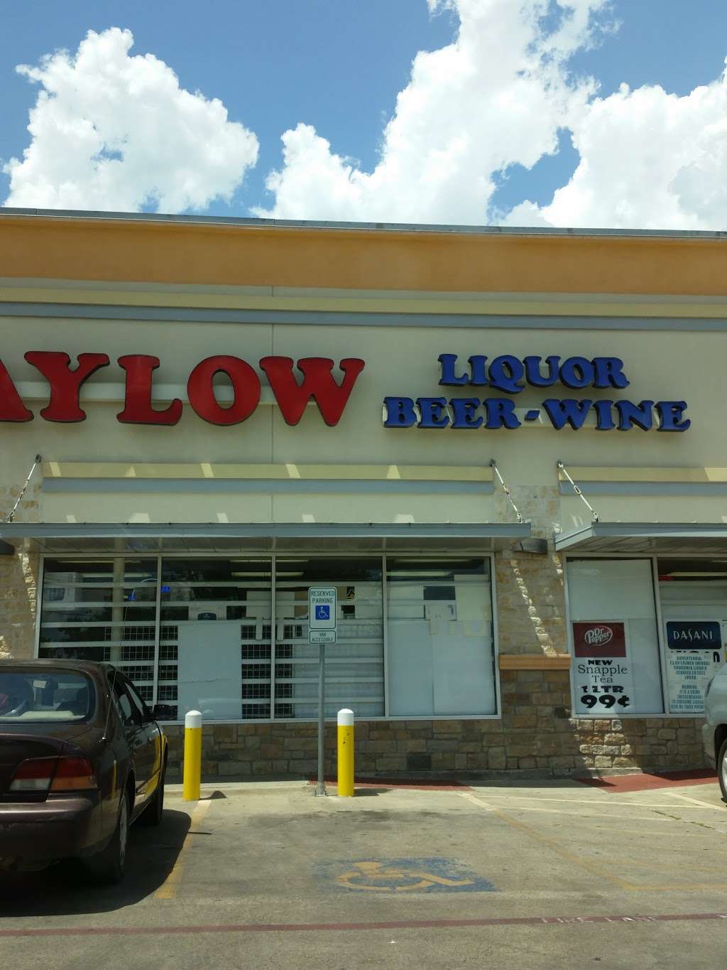 Paylow Liquor & Beer Wine | 3701 W Clarendon Dr #200, Dallas, TX 75211, USA | Phone: (214) 331-0900