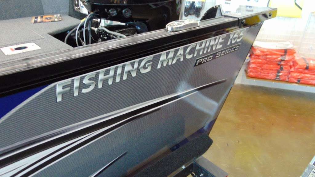 Lake Marine & RV | 2050 S Eastwood Dr Near the corner of Rt 14 & Rt 47, Woodstock, IL 60098, USA | Phone: (815) 679-5300