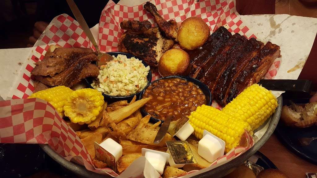 Famous Daves Bar-B-Que | 4390 Blue Diamond Rd, Las Vegas, NV 89139, USA | Phone: (702) 633-7427