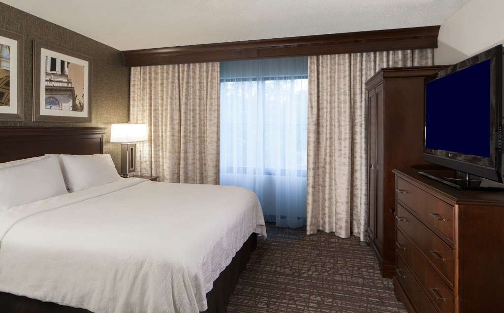 Embassy Suites by Hilton Philadelphia Airport | 9000 Bartram Ave, Philadelphia, PA 19153, USA | Phone: (215) 365-4500