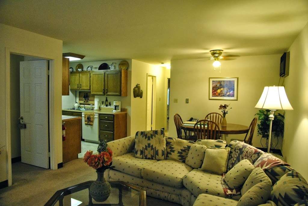 Londontowne and Robinwood Apartments | 900 Queen Annes Ct, Hagerstown, MD 21740, USA | Phone: (301) 791-3735