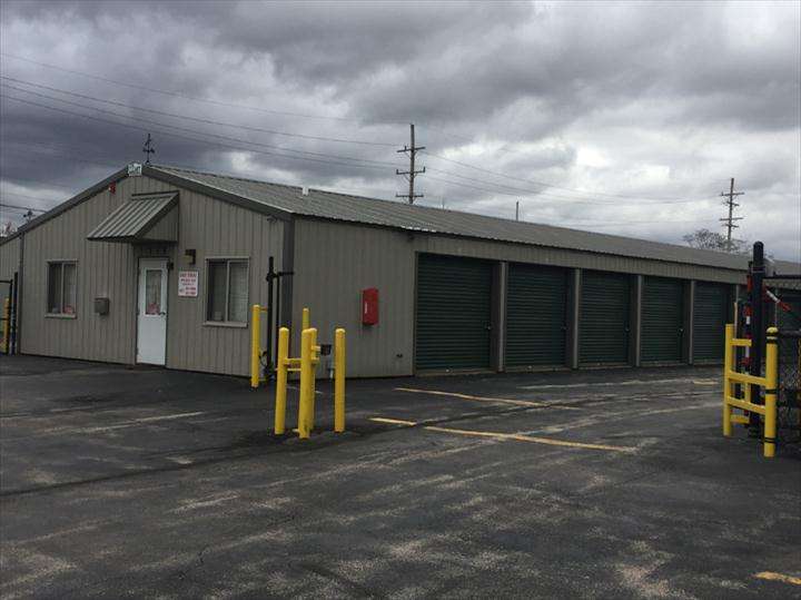 Family Storage, L.L.C. | 118 Rowell Rd, Hampshire, IL 60140 | Phone: (847) 683-0868