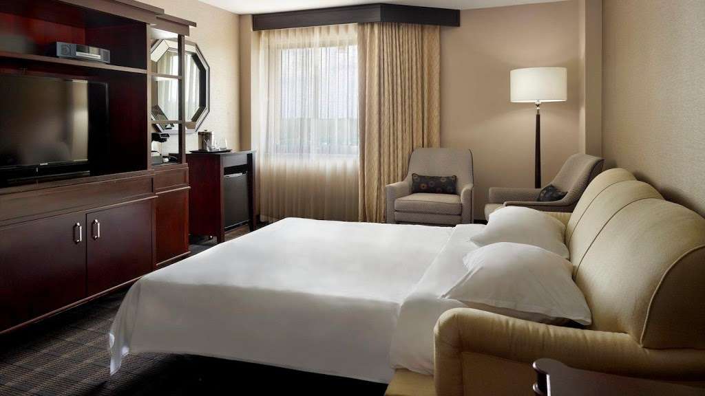 Sheraton Charlotte Airport Hotel | 3315 Scott Futrell Dr, Charlotte, NC 28208, USA | Phone: (704) 392-1200