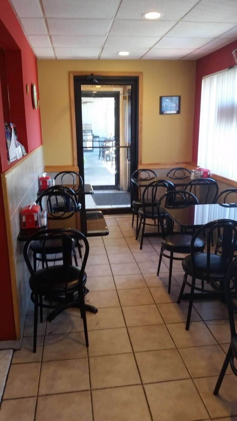 Gaetanos Pizza | 200 North St, Jim Thorpe, PA 18229, USA | Phone: (570) 325-9411