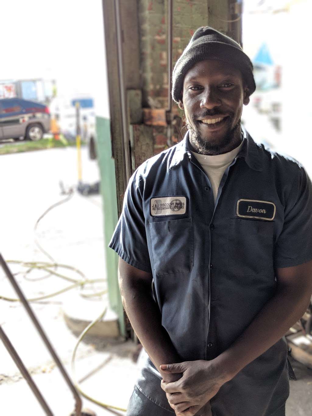 J & J Discount Tires Inc | 6410 Erdman Ave, Baltimore, MD 21205, USA | Phone: (410) 488-9550