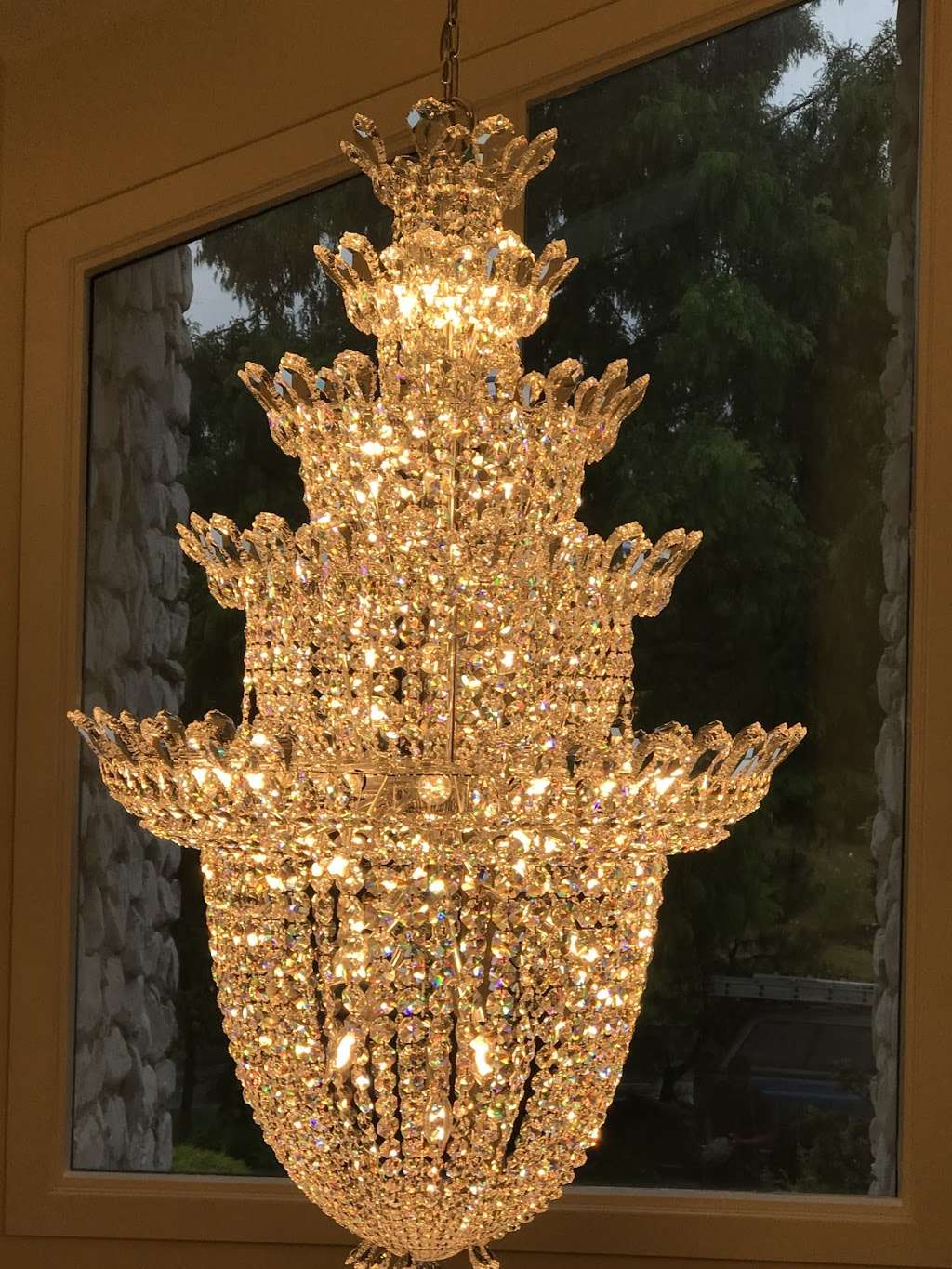 Chandelier Master | 3223 Avalon Dr, Wilmington, MA 01887, USA | Phone: (866) 788-0006