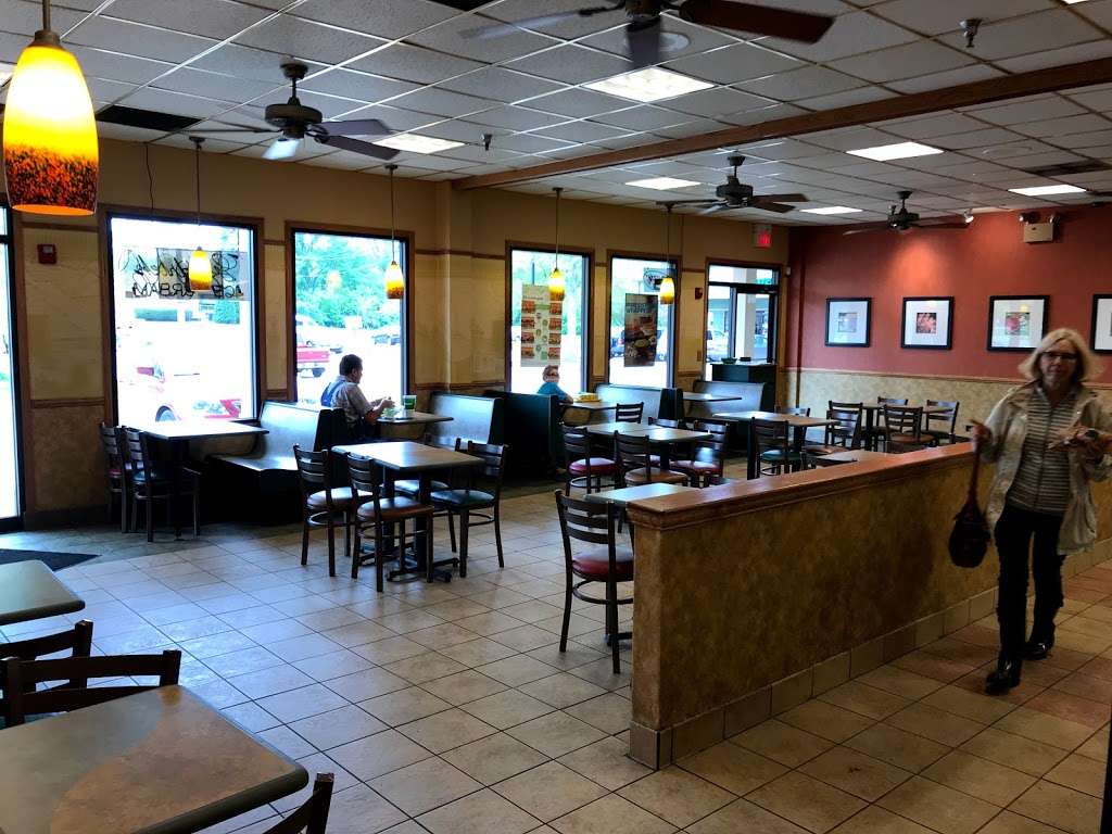 Subway Restaurants | 40 W Terra Cotta Ave, Crystal Lake, IL 60014, USA | Phone: (815) 455-7373