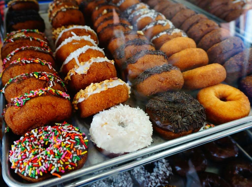 Seaside Donuts Bakery | 2108 W Oceanfront, Newport Beach, CA 92663, USA | Phone: (949) 675-2533