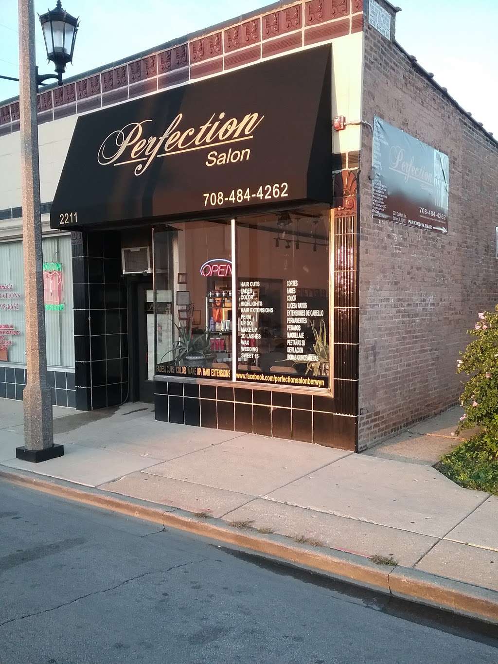 Perfection Salon | 2211 Oak Park Ave, Berwyn, IL 60402, USA | Phone: (708) 484-4262