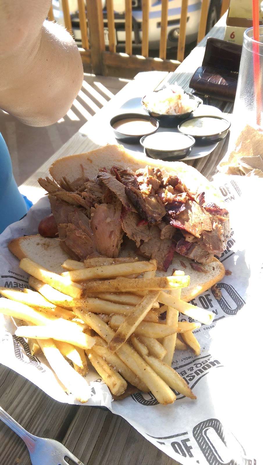 Smokin Daves BBQ & Brew | 228 Main St, Lyons, CO 80540, USA | Phone: (303) 823-7427