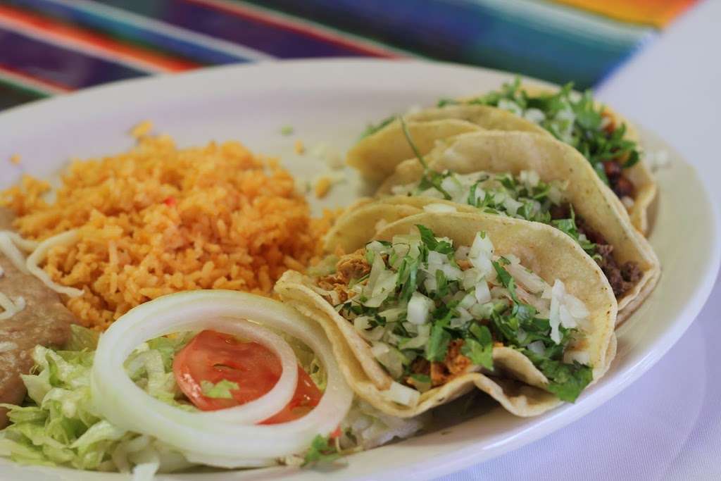 Ericks Tacos | 1967 W Lawrence Ave, Chicago, IL 60640, USA | Phone: (773) 334-6920