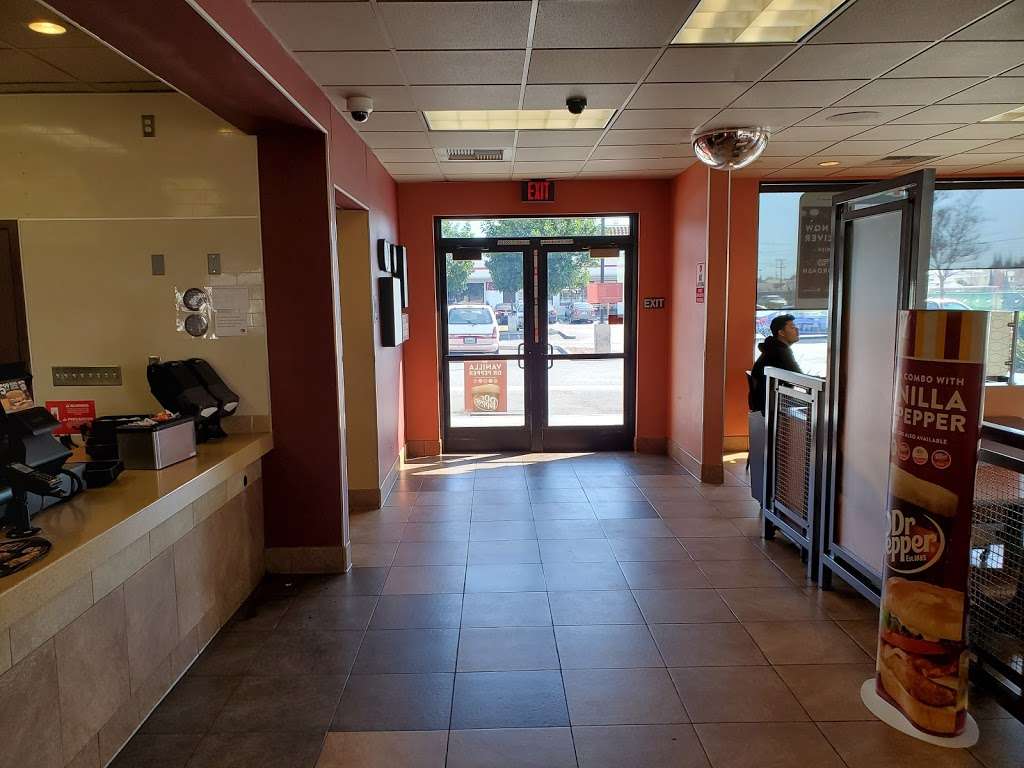 Jack in the Box | 17600 Bellflower Blvd, Bellflower, CA 90706, USA | Phone: (562) 920-6733