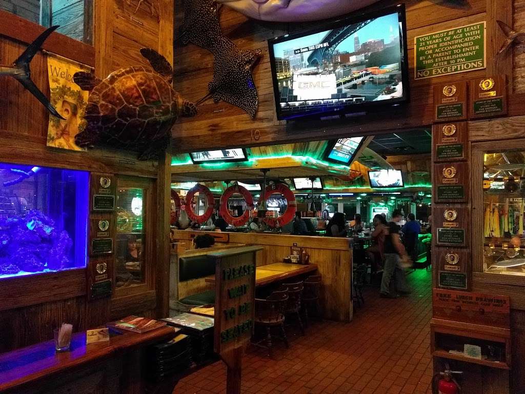 Flanigans Seafood Bar and Grill | 2335 S. ST 7, Wellington, FL 33414, USA | Phone: (561) 422-0988