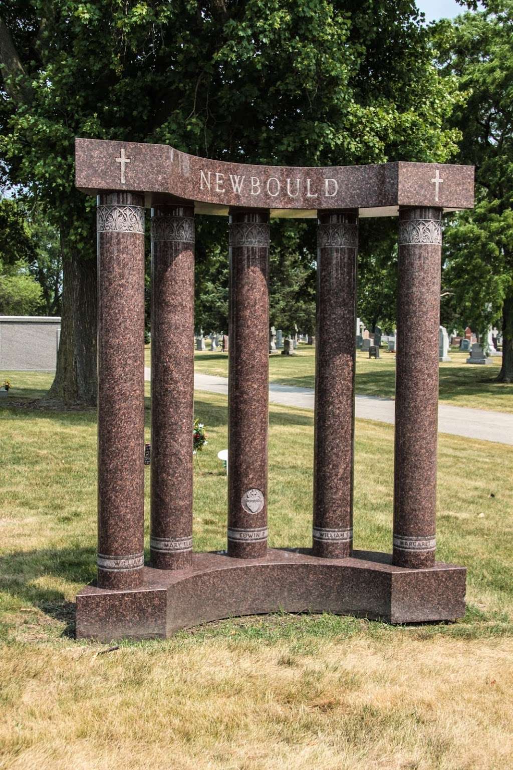 Holy Sepulchre Catholic Cemetery & Mausoleum | 6072, 6001 W 111th St, Alsip, IL 60803, USA | Phone: (708) 422-3020