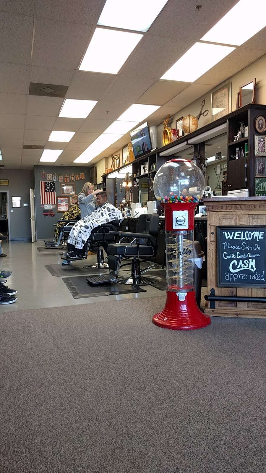 Hometown Barber Shop for the Best Haircut and Shave in Frederick | 4228 Plank Rd, Fredericksburg, VA 22407, USA | Phone: (540) 412-0315