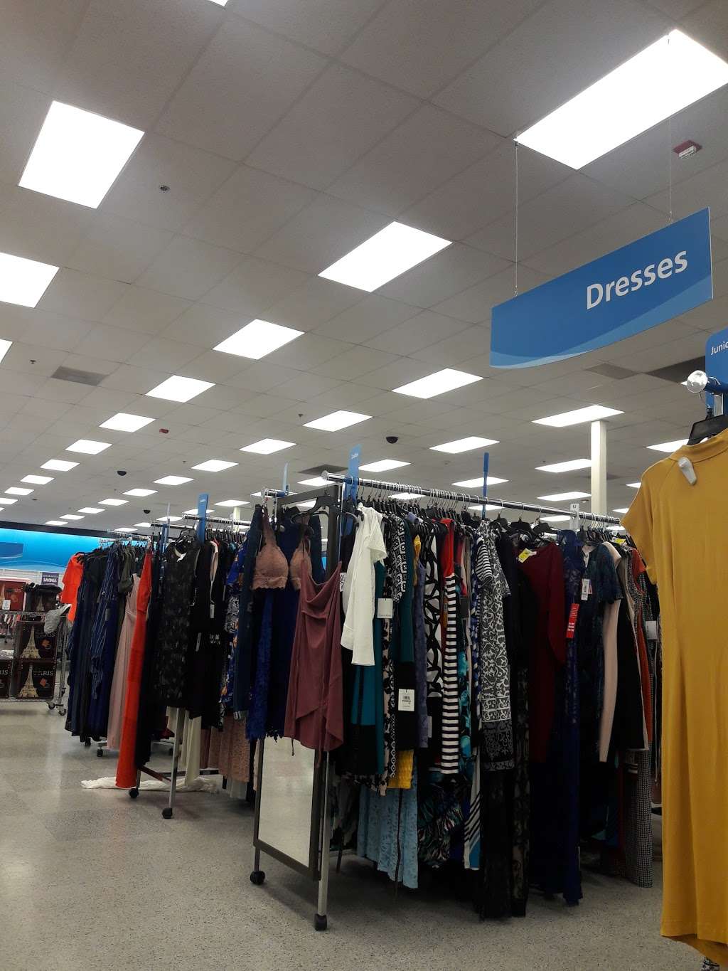 Ross Dress for Less | 20352 US Highway 18, Apple Valley, CA 92307, USA | Phone: (760) 961-2183