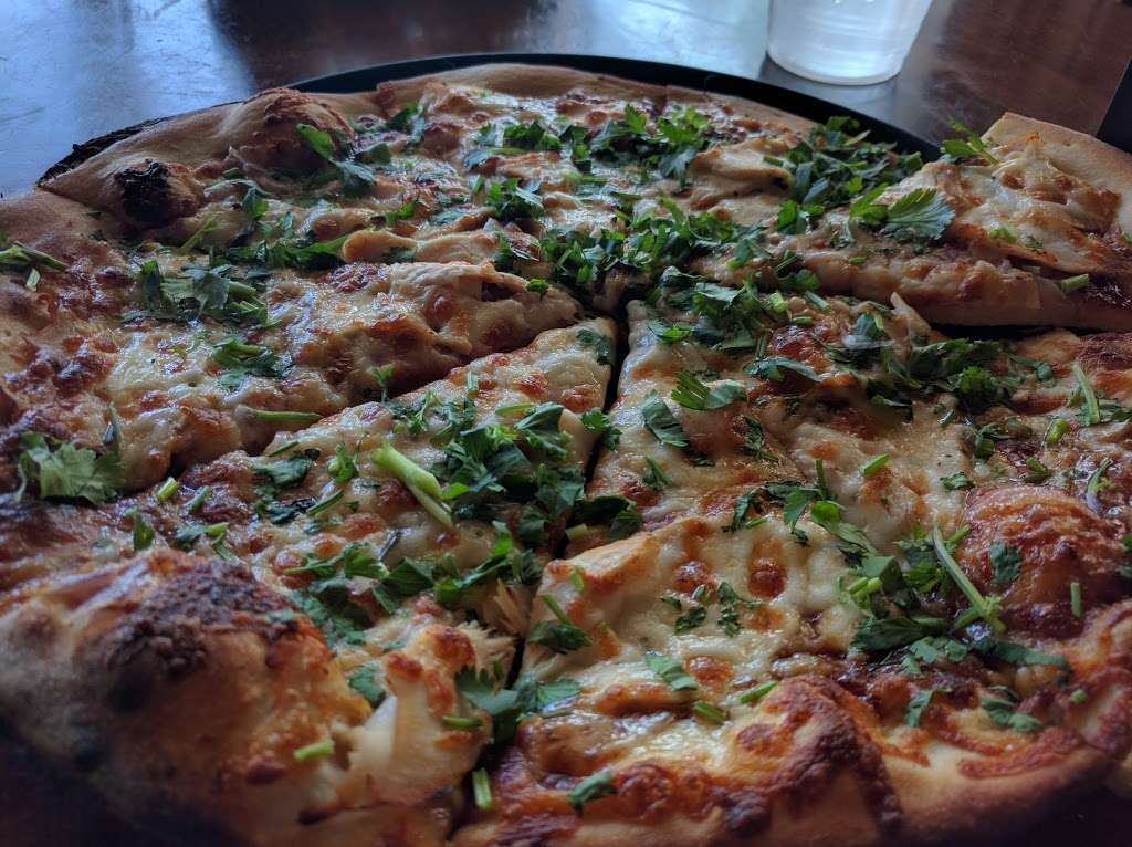 Ginas Pizza & Pastaria | 610 N Coast Hwy #106, Laguna Beach, CA 92651 | Phone: (949) 497-4421