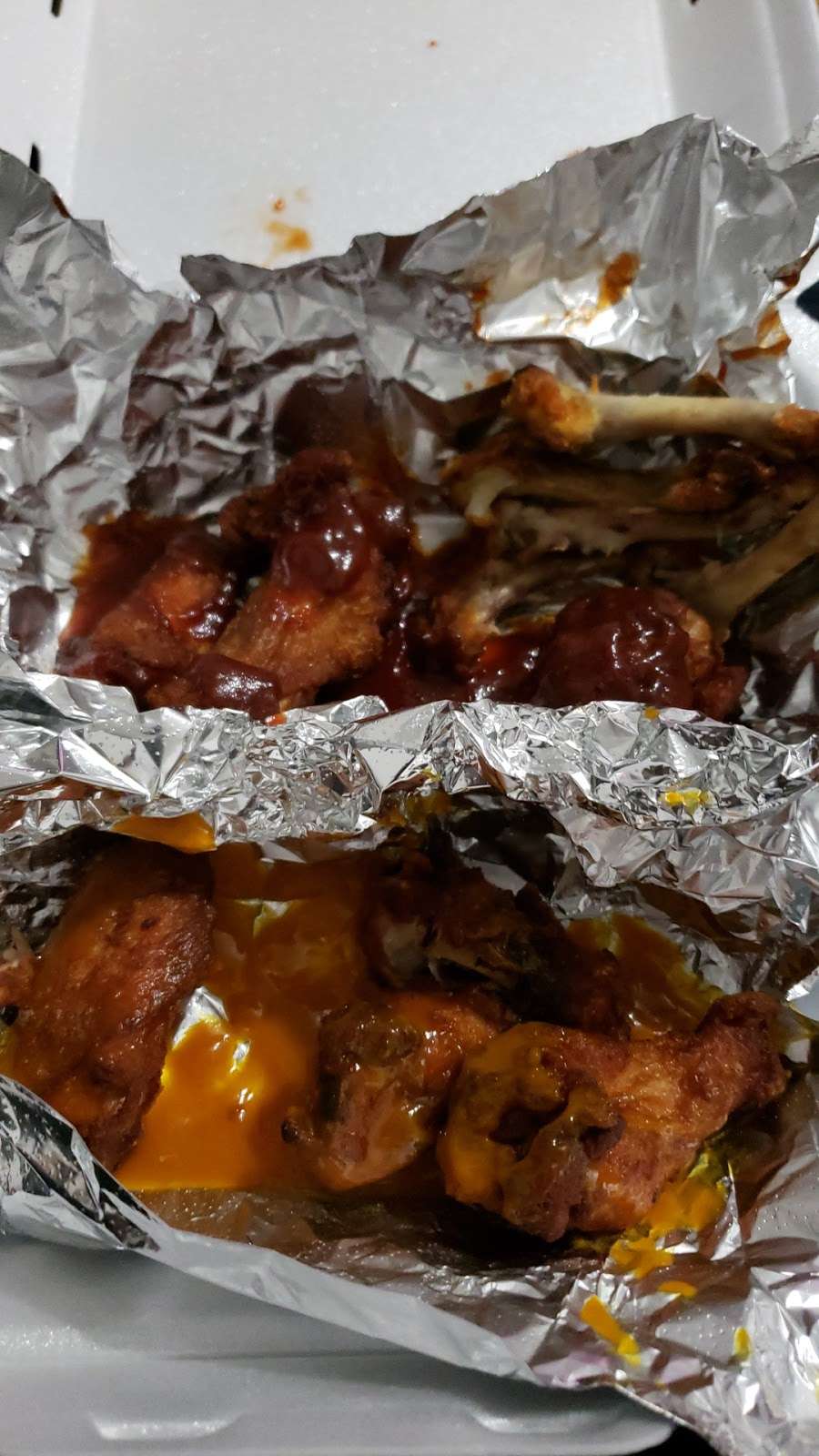 BANGIN WINGS | 258 Greenville Ave, Johnston, RI 02919, USA | Phone: (401) 204-6733