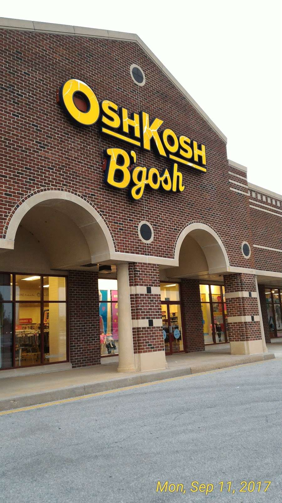 OshKosh Bgosh | Concord Square, 4433 Concord Pike, Wilmington, DE 19803, USA | Phone: (302) 478-1764