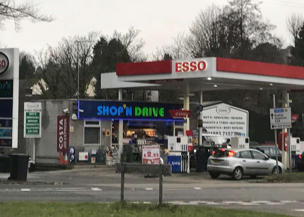 Esso | High St, Oxted RH8 9LN, UK | Phone: 01883 715796