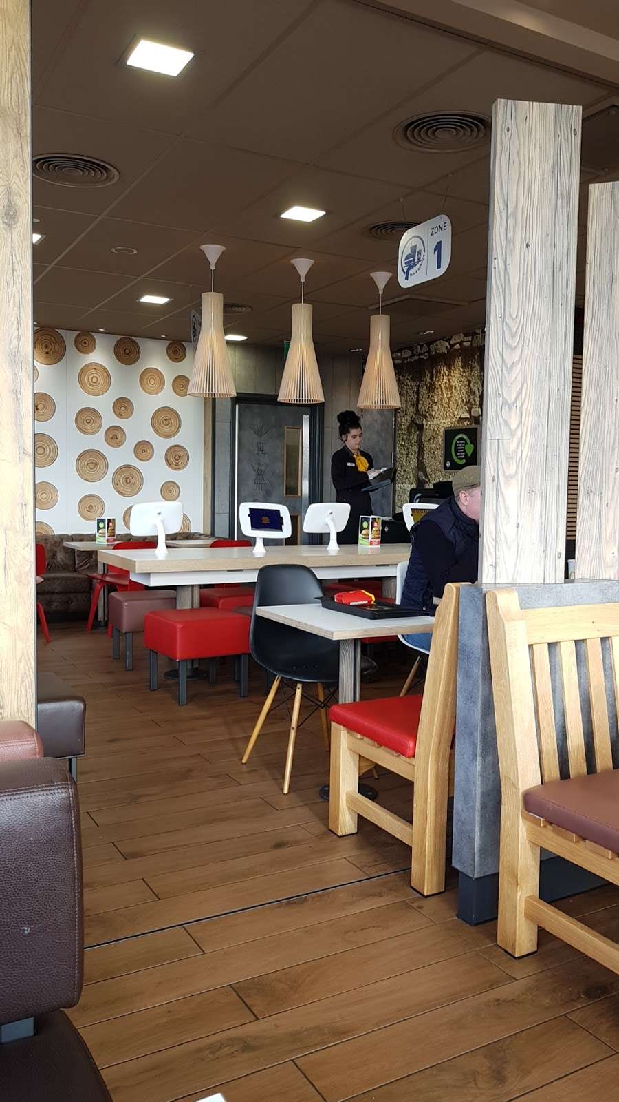 McDonalds | Old Otford Rd, Otford, Sevenoaks TN14 5EG, UK | Phone: 01732 450273