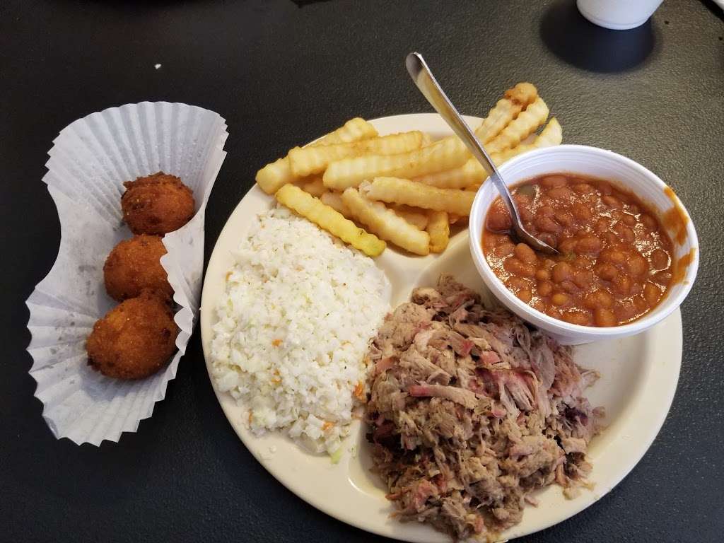 Randy’s Bar B Que | 103 N Main St, Troutman, NC 28166, USA | Phone: (704) 528-2300