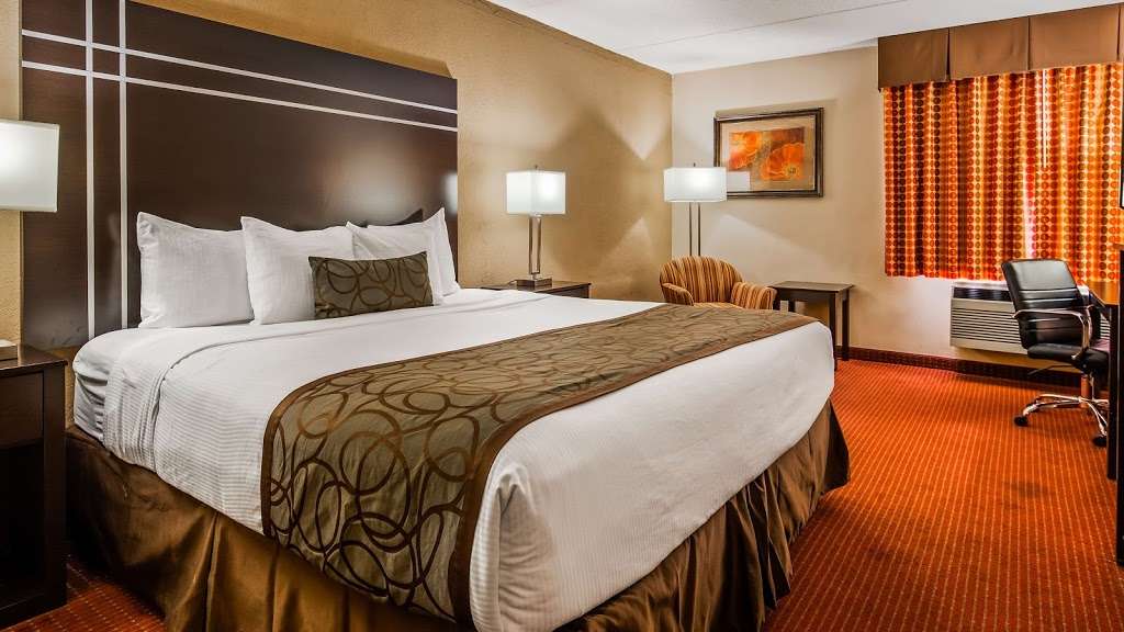 Best Western Waukesha Grand | 2840 N Grandview Blvd, Pewaukee, WI 53072, USA | Phone: (262) 524-9300