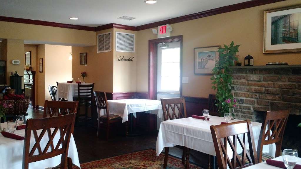 The Farm House Restaurant | 1146 Stump Hall Rd, Skippack, PA 19474, USA | Phone: (610) 584-5170